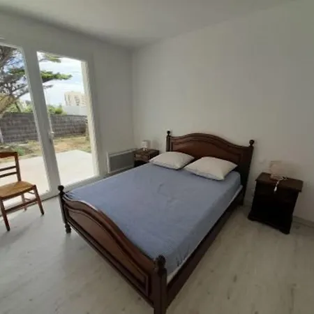 T4 Plain-pied Proche Plage, Terrasse, Parking, Animaux Acceptes - - Fr-1-324-559