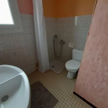 T4 Plain-pied Proche Plage, Terrasse, Parking, Animaux Acceptes - - Fr-1-324-559 *